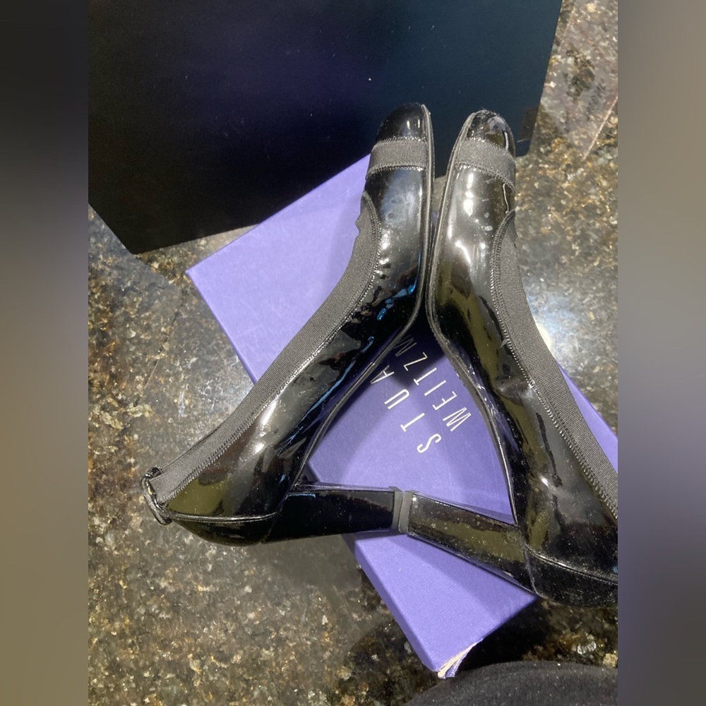 Stuart Weitzman Black Patent Pumps - 10.5 Like New - Picture 3 of 12